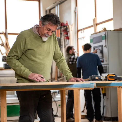 Team of skilled designers & craftsmen